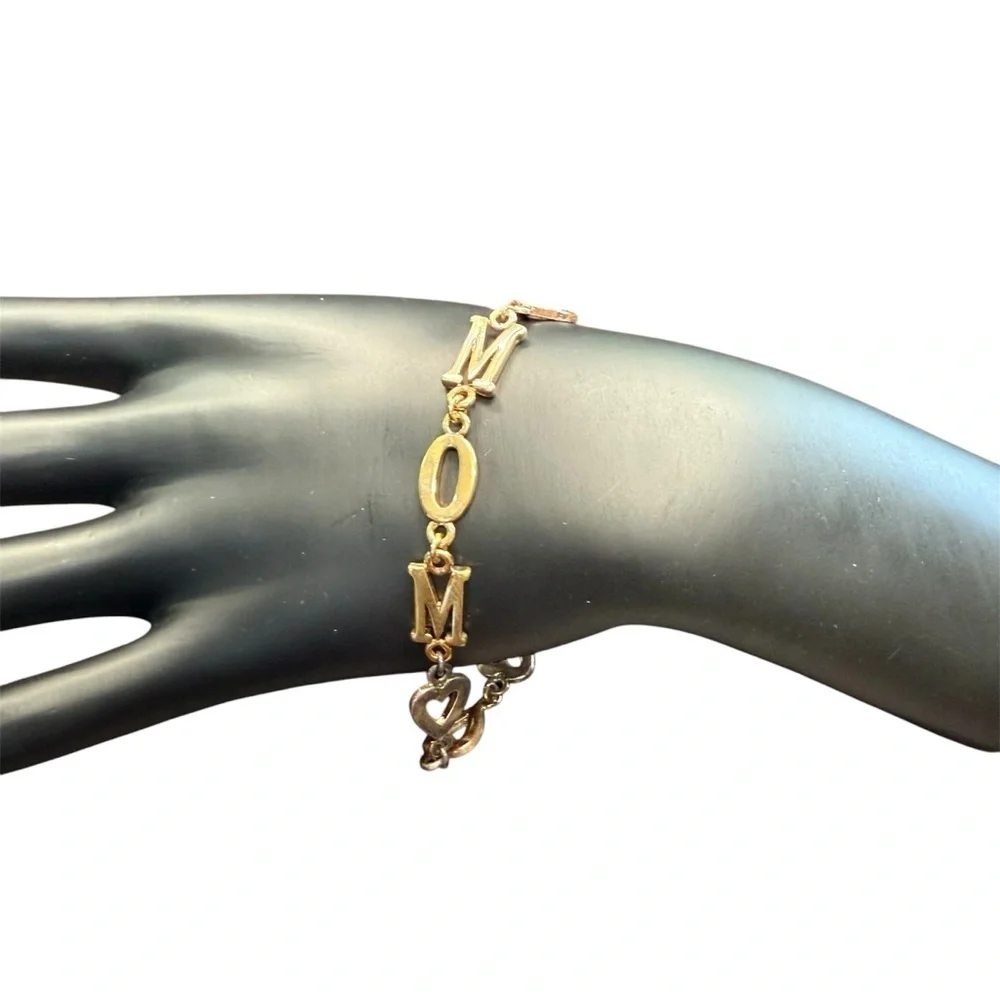 Avon “Hearts of Mom” size large Intricate Link Bracelet